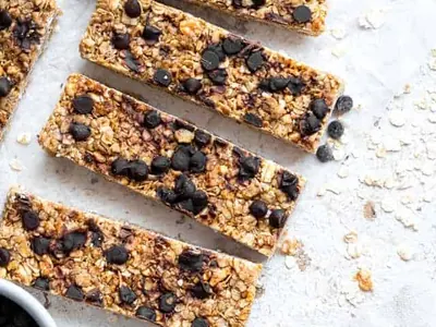 Chewy Chocolate Chip Granola Bars