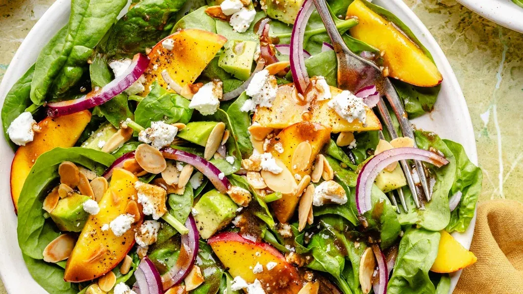 Peach Spinach Salad