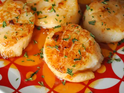 Sriracha Seared Scallops