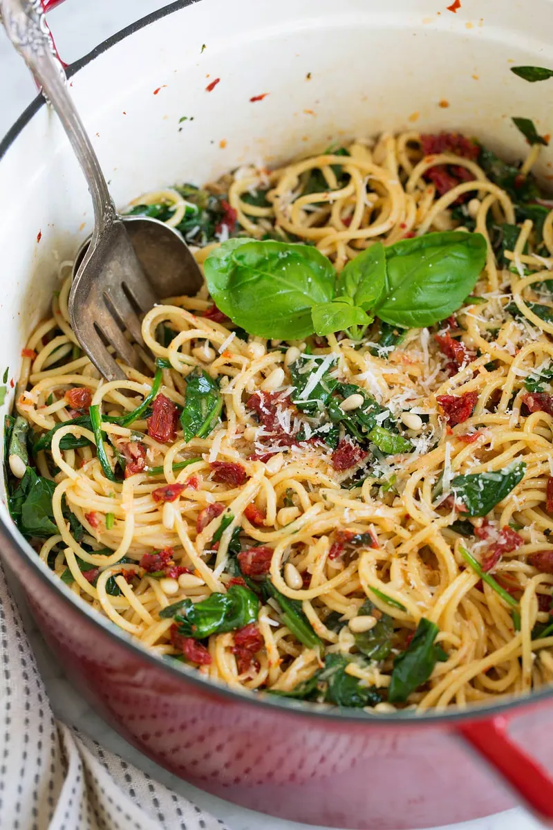 Sun Dried Tomato Spinach Spaghetti