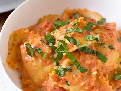 Creamy Tomato Basil Ravioli