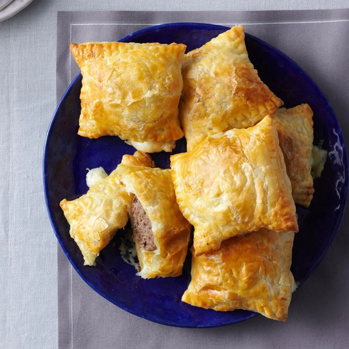 Mini Puff Pastry Burgers