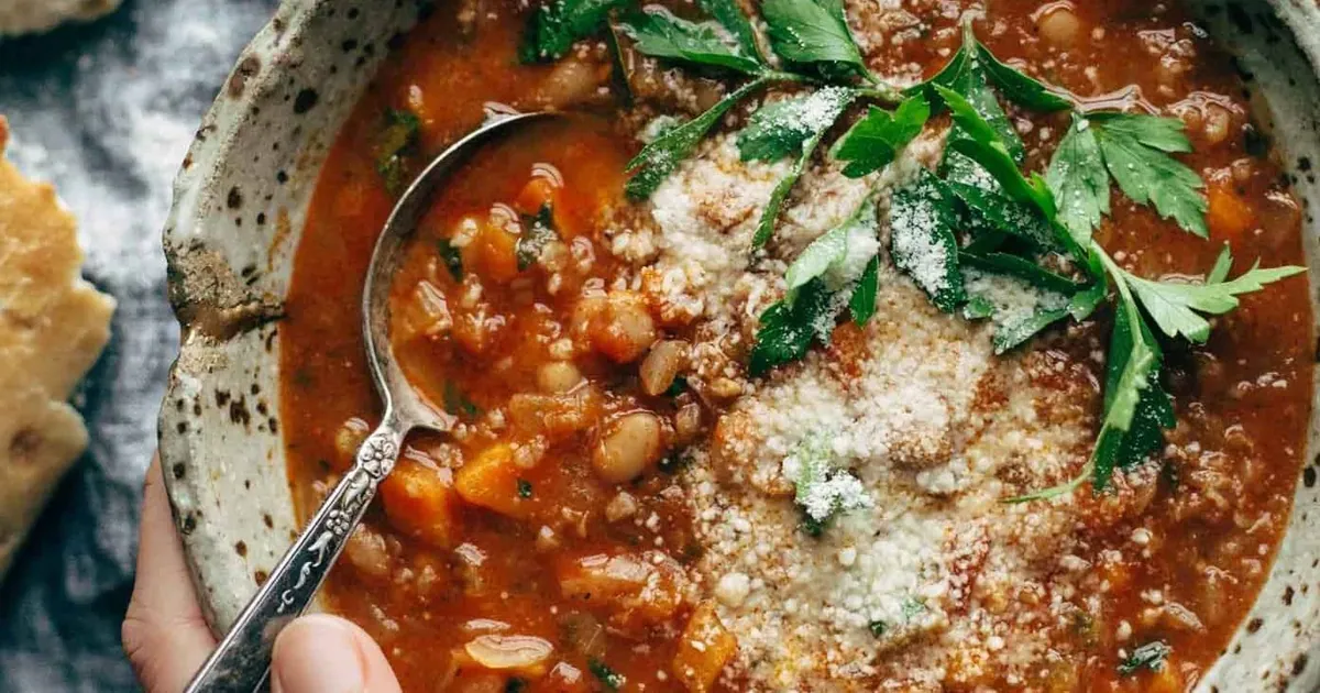 Instant Pot Minestrone Soup with pasta sauce