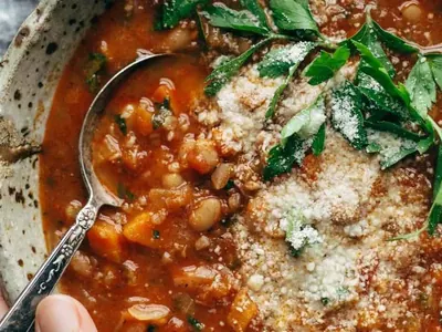 Instant Pot Minestrone Soup with pasta sauce