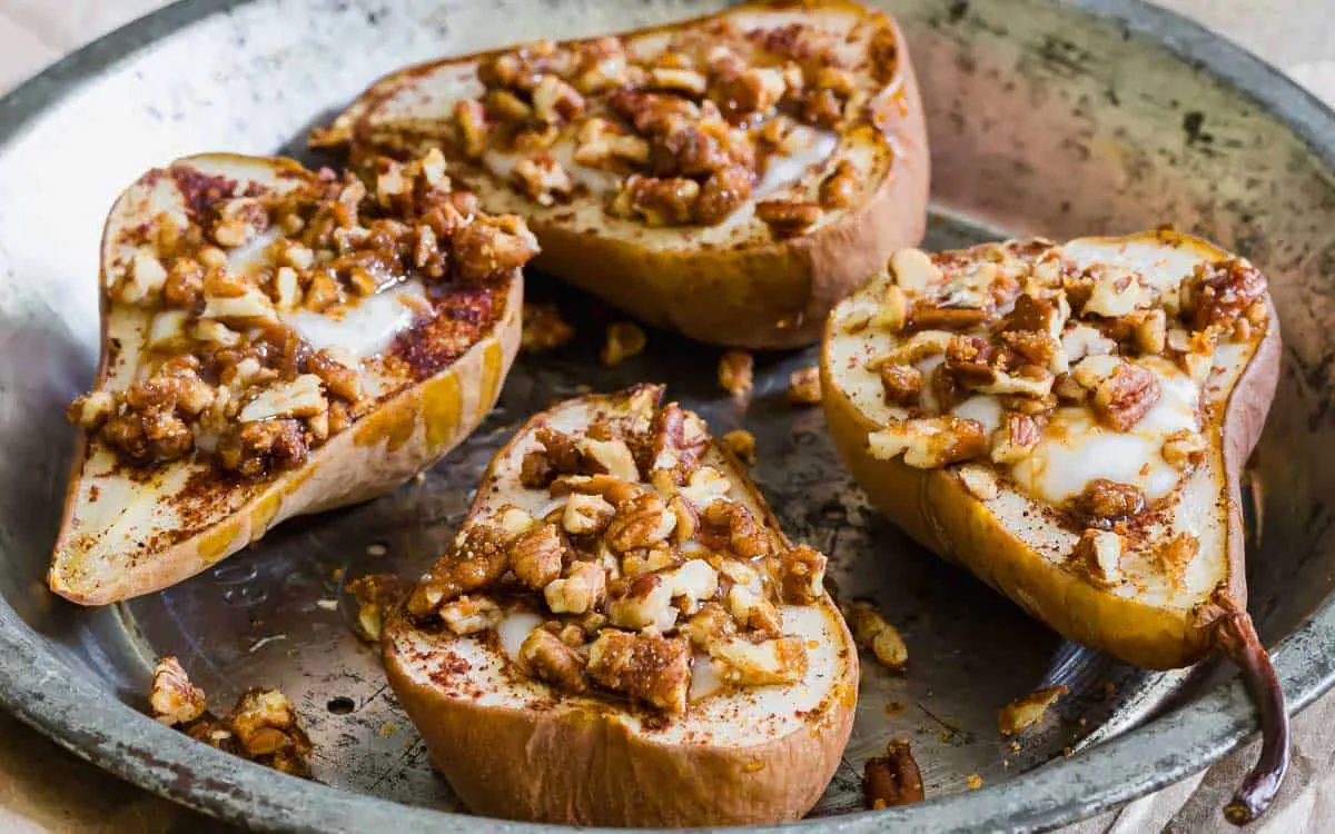 Baked Pears with Yogurt