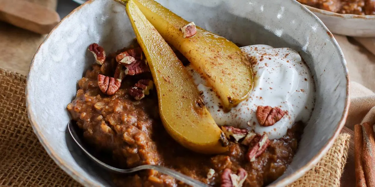 Gingerbread Pear Oatmeal