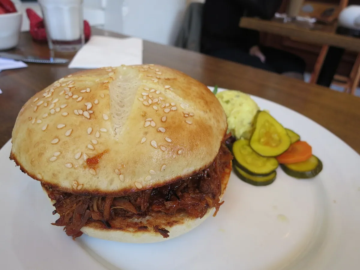 Slow-cooker pulled pork sandwiches