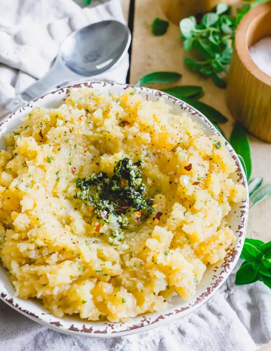 Garlic Herb Mashed Rutabaga