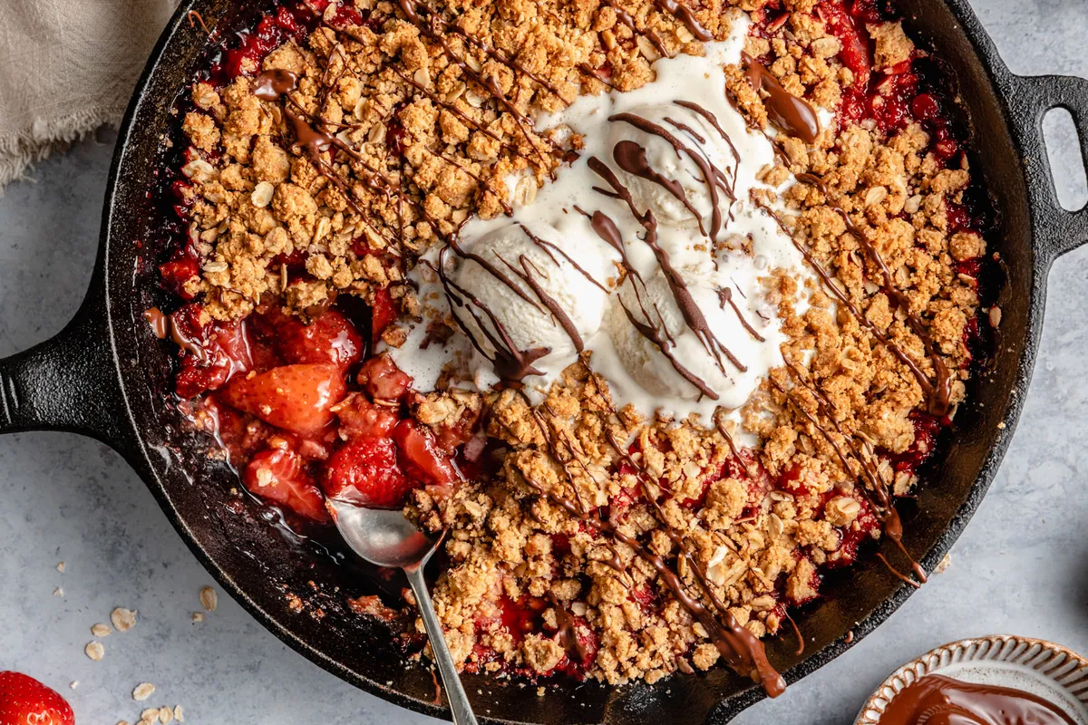 Strawberry Peanut Butter Crisp