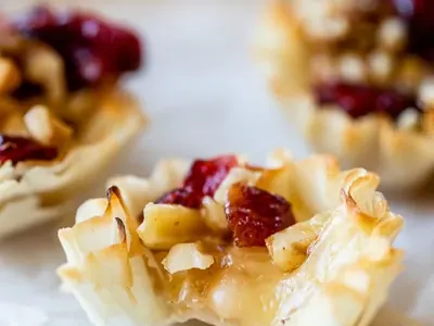 Baked Brie Phyllo Cups