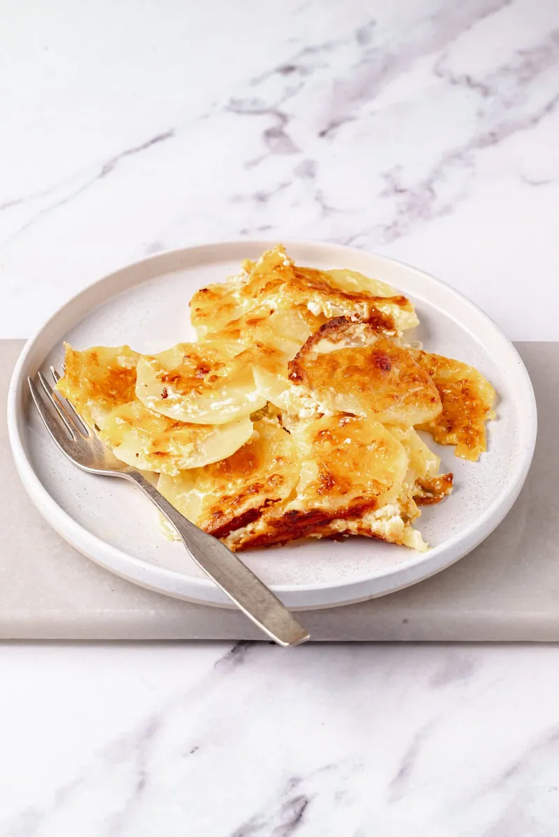 Cheddar Scalloped Potatoes