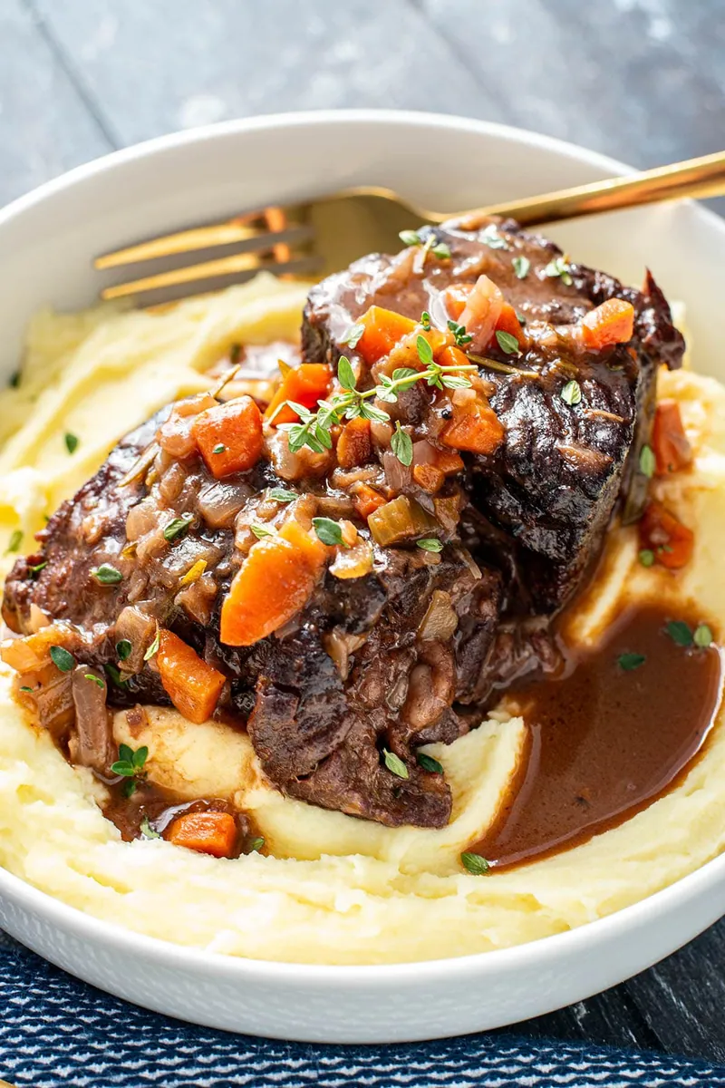Braised Short Ribs with Mashed Potatoes