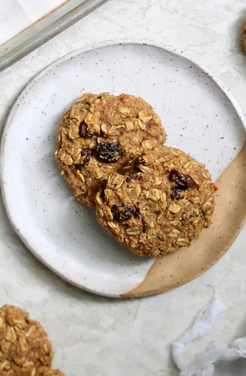 Banana Oatmeal Raisin Cookies