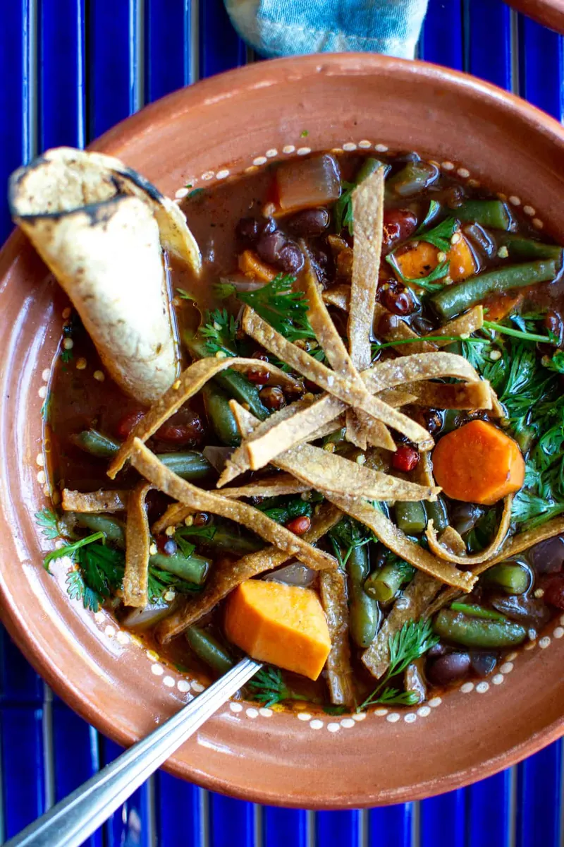 Slow Vegetable Bean Soup