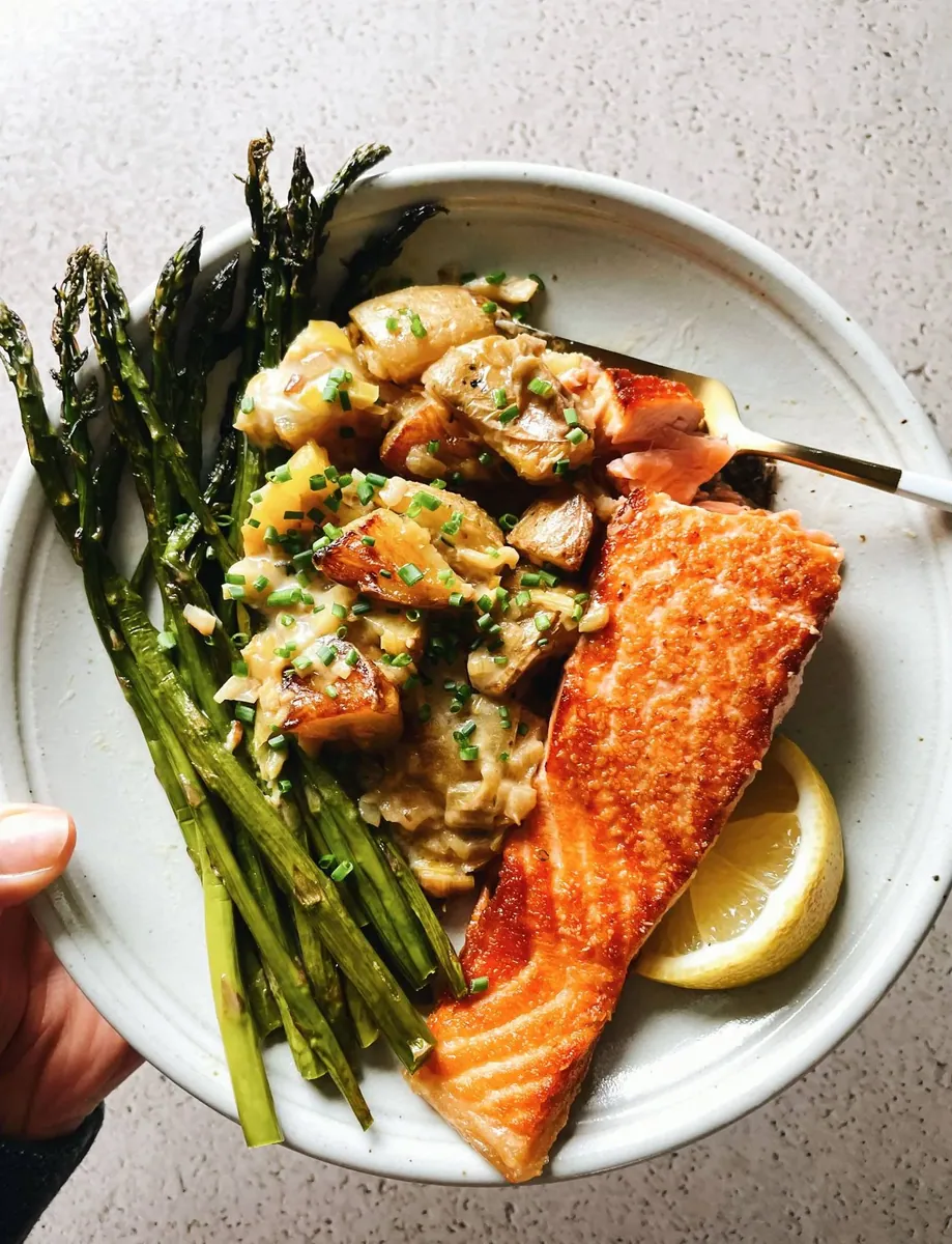 Salmon with Creamed Leeks