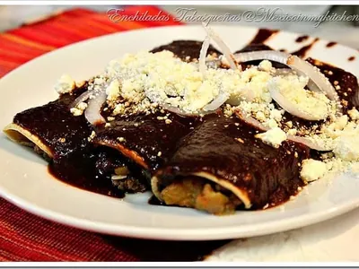 Picadillo Mole Enchiladas