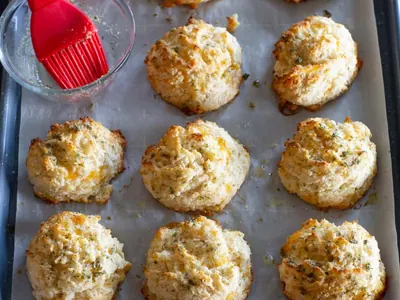 Cheddar Garlic Biscuits