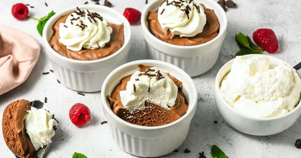 Chocolate Mousse with heavy cream