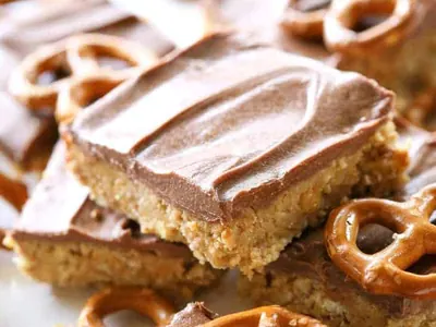 Chocolate Peanut Butter Pretzel Bars