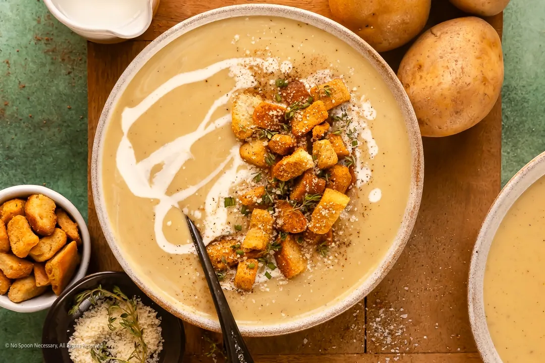 Garlic Potato Soup with potatoes