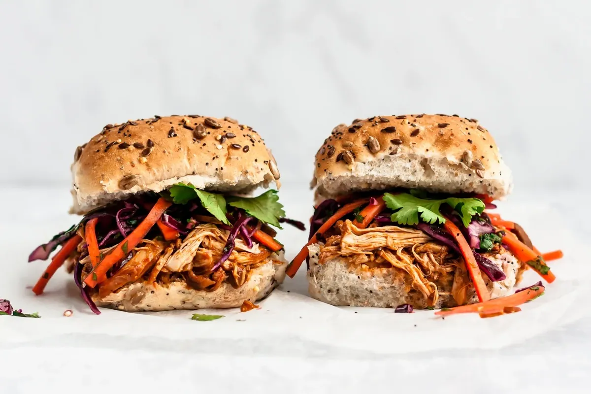 Slow Cooker Pulled Chicken Sandwiches