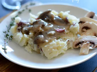 Cauliflower Mashed Potatoes with Mushroom Gravy