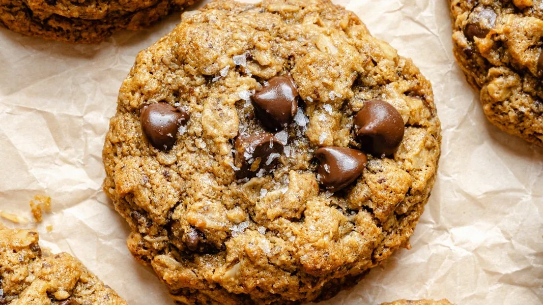 Oatmeal Chocolate Chip Cookies (10 servings)