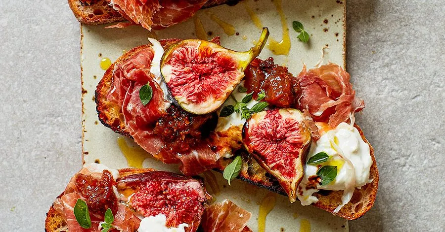 Fig Burrata Prosciutto Tartines