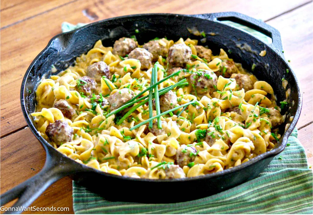 Meatballs with Creamy Egg Noodles