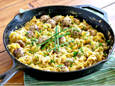Meatballs with Creamy Egg Noodles