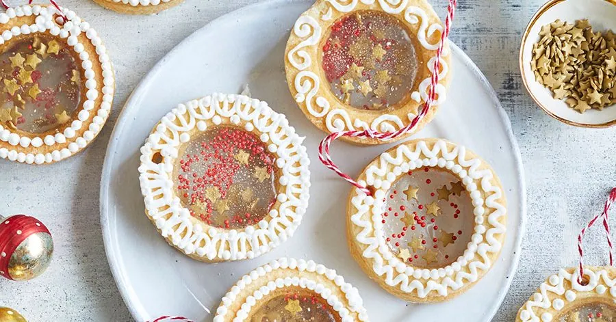 Snow Globe Cookies with mint