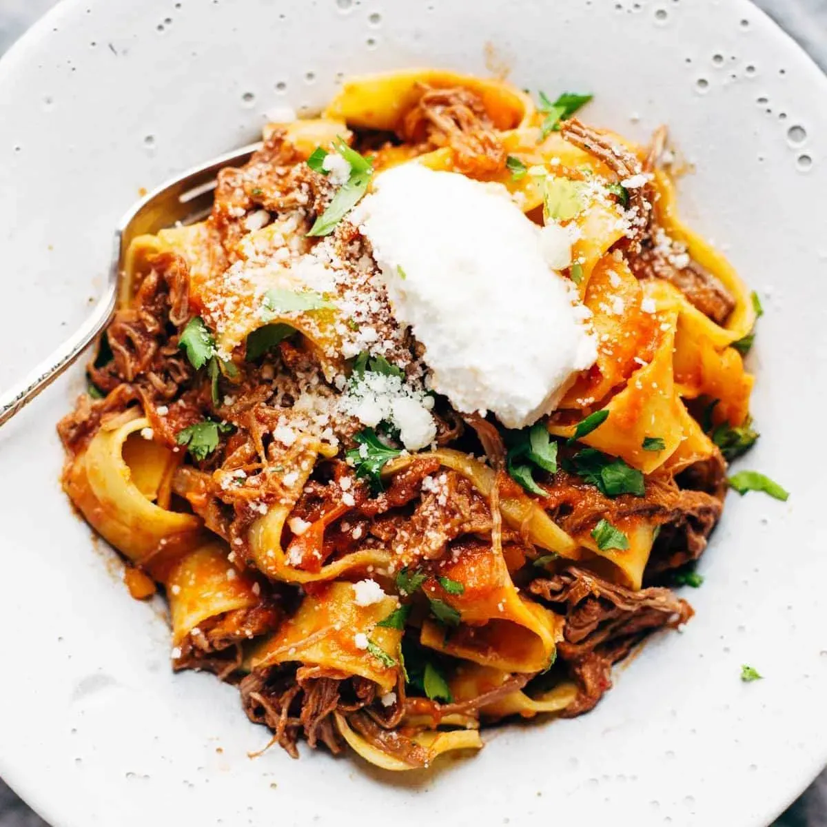 Slow Cooker Beef Ragu with canned tomatoes