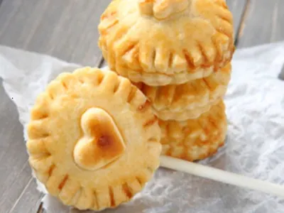 Apple Pie Pops