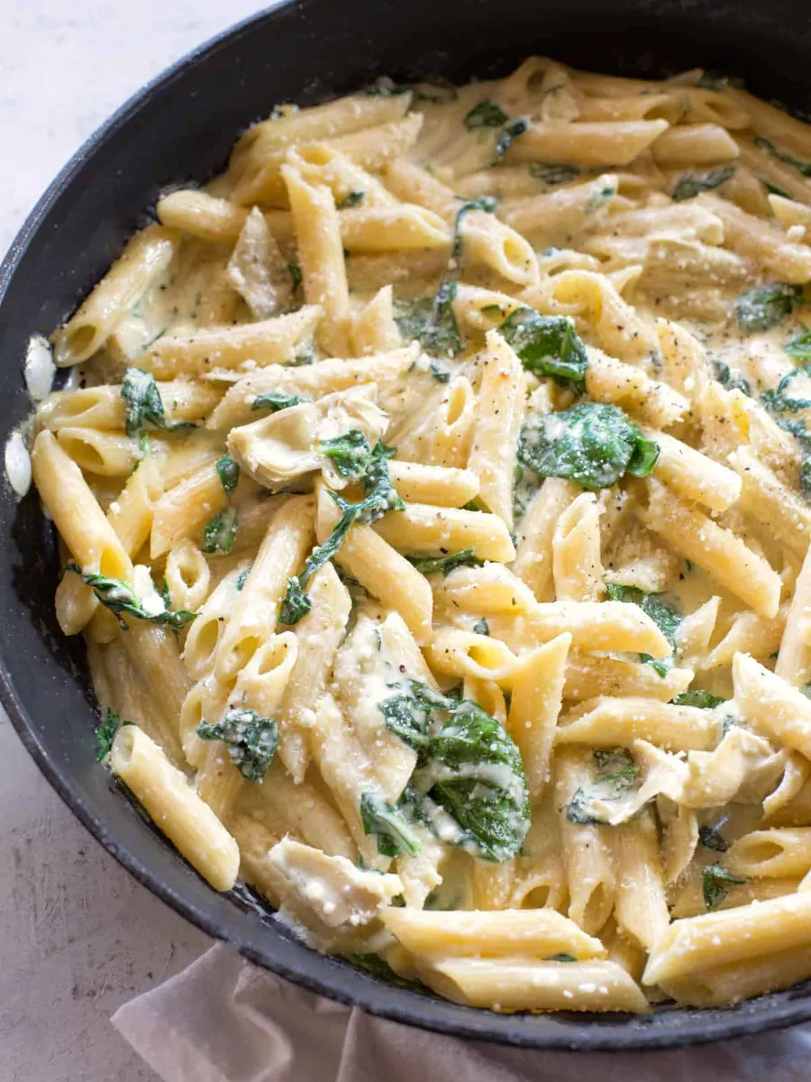 One-Pan Spinach Artichoke Pasta