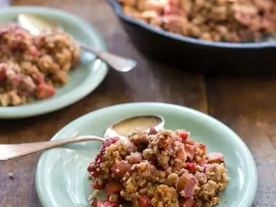 Strawberry Rhubarb Crisp with berries