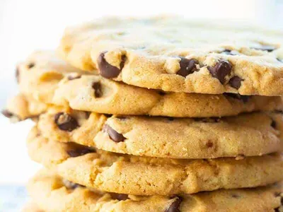 Crispy Chocolate Chip Cookies