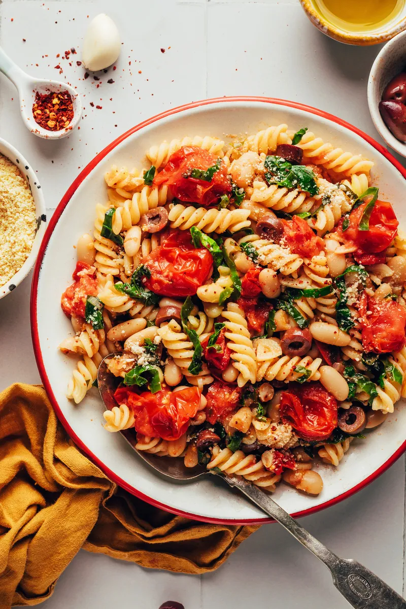 Garlic Tomato White Bean Pasta
