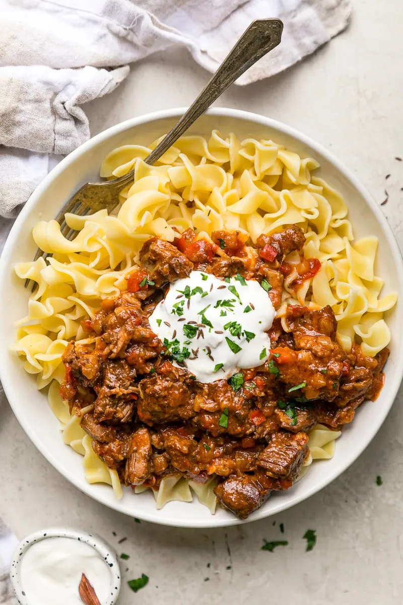 Slow Cooker Hungarian Goulash