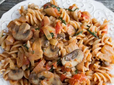 Creamy Tomato Mushroom Pasta