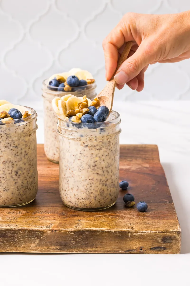 Cinnamon Raisin Overnight Oats