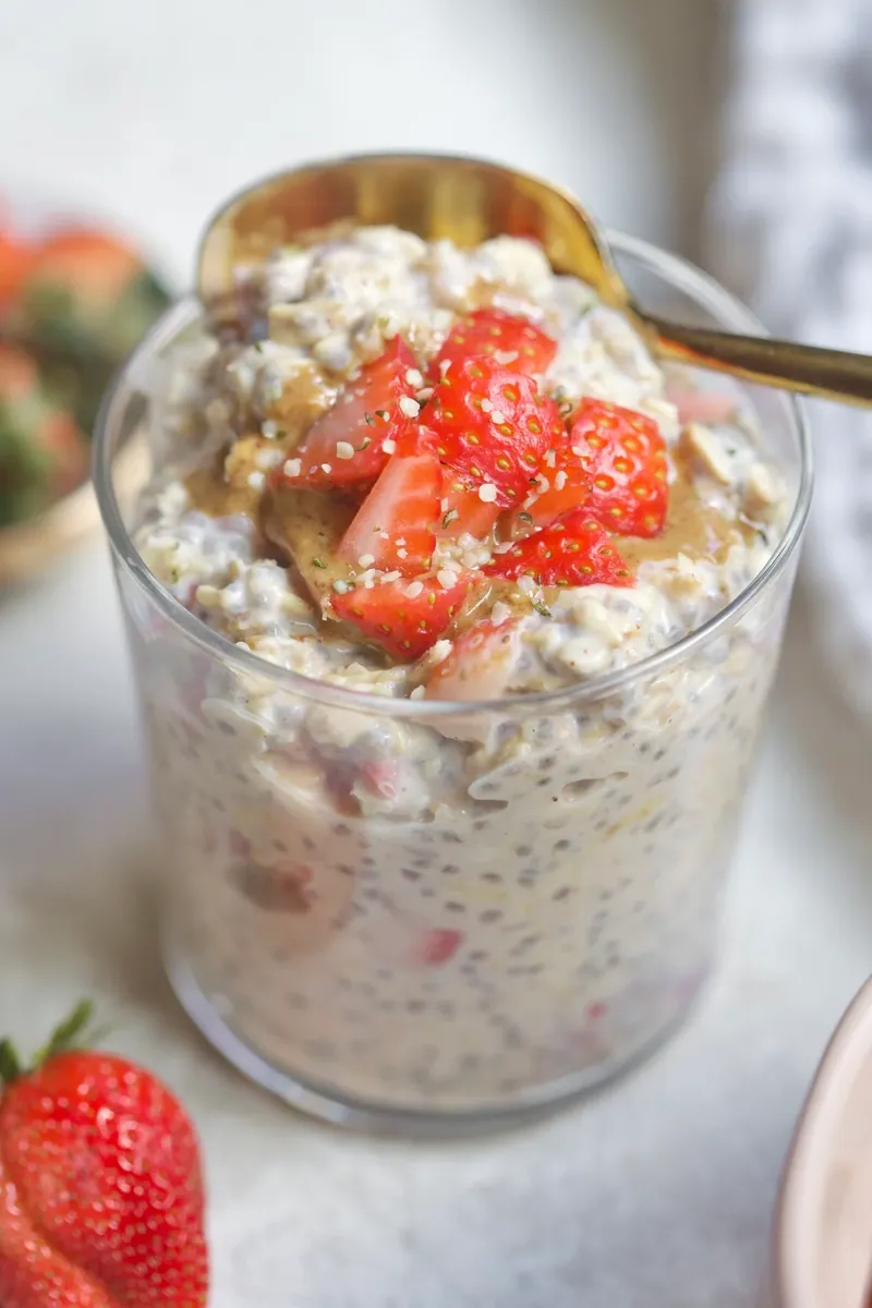 Strawberry Overnight Oats