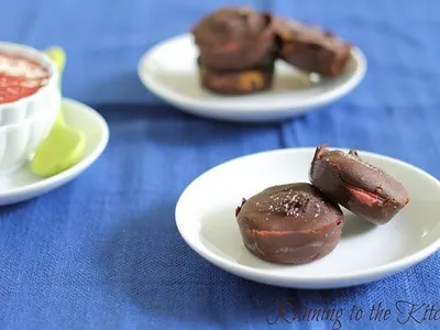 Chocolate Almond Strawberry Cups