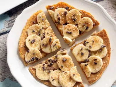 Peanut Butter Banana Breakfast Pizza
