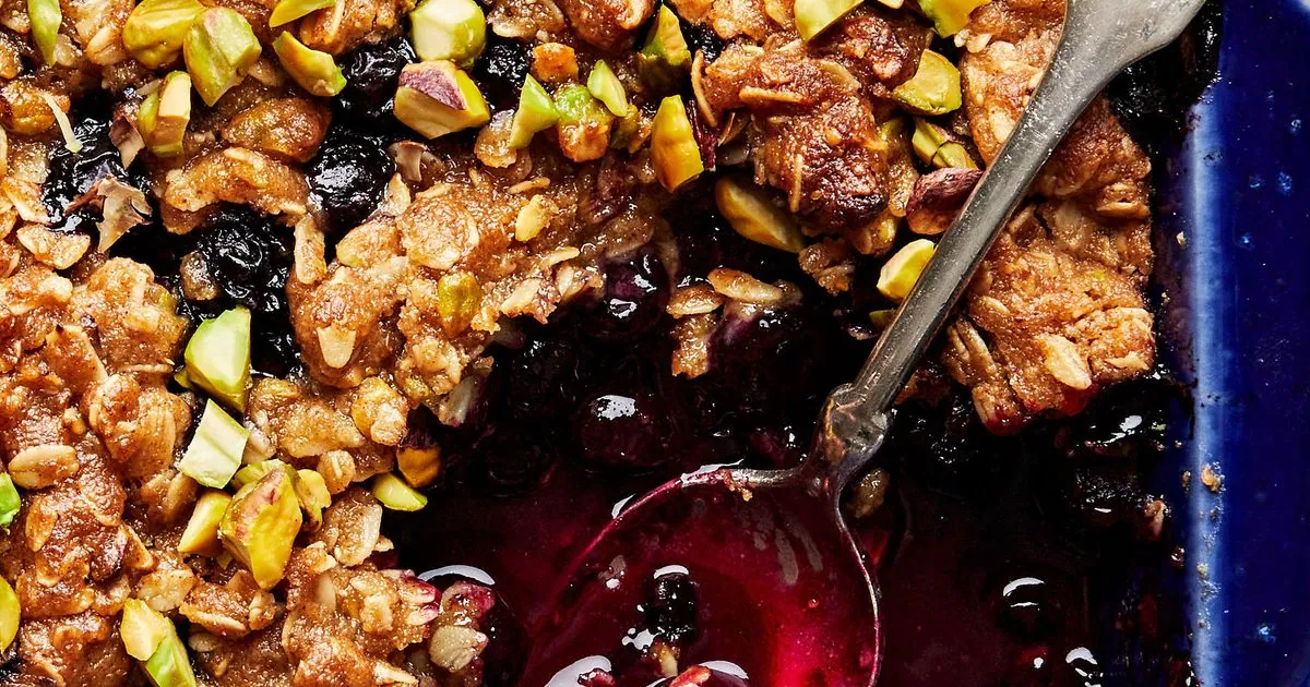Blueberry Pistachio Crumble