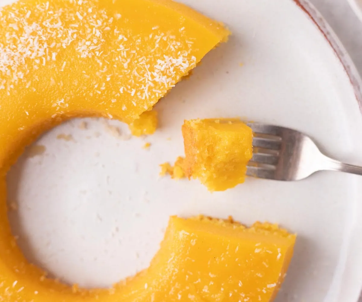 Coconut Quindim with eggs