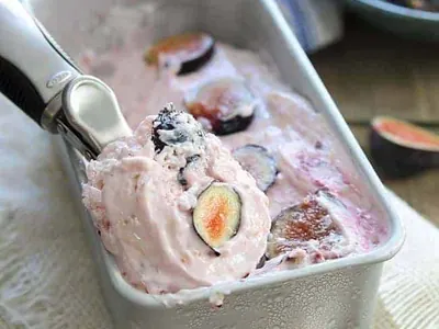 Goat Cheese Fig Frozen Yogurt