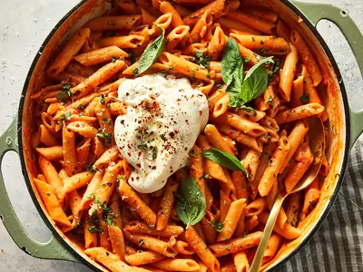 Spicy Vodka Burrata Pasta