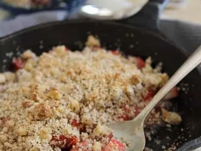 Strawberry Ginger Crisp