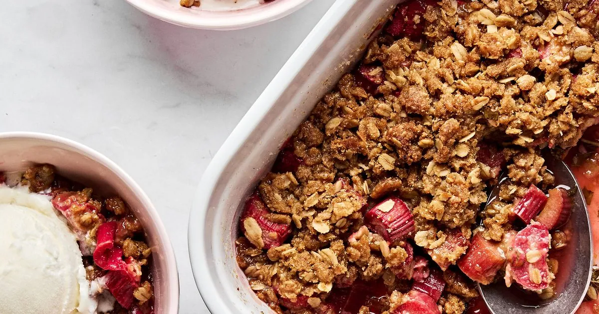 Rhubarb Crisp