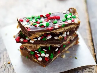 Chocolate Peanut Butter Saltine Toffee